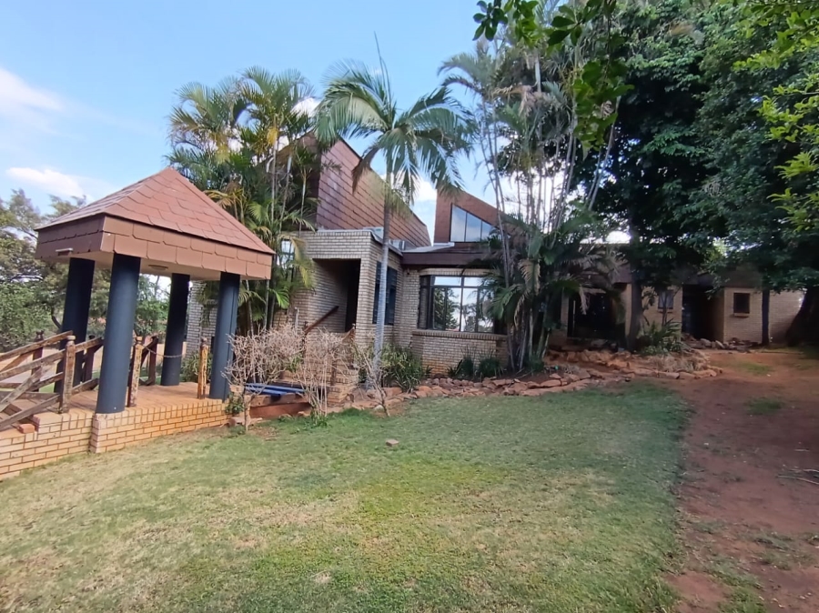 5 Bedroom Property for Sale in Safari Gardens North West